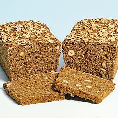 Haselnuss Schwarzbrot